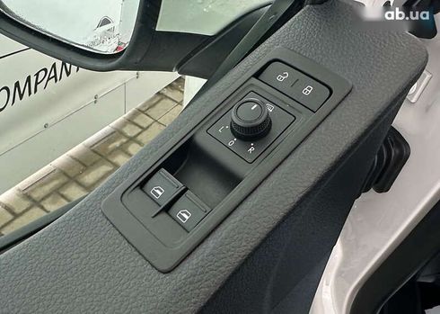 Volkswagen Caravelle 2019 - фото 12