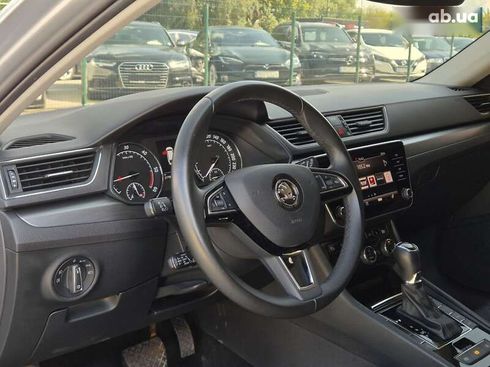 Skoda Superb 2019 - фото 24