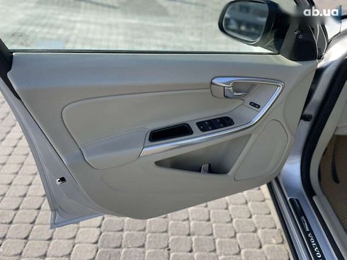 Volvo S60 2015 - фото 19