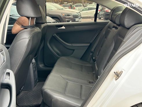 Volkswagen Jetta 2012 белый - фото 14