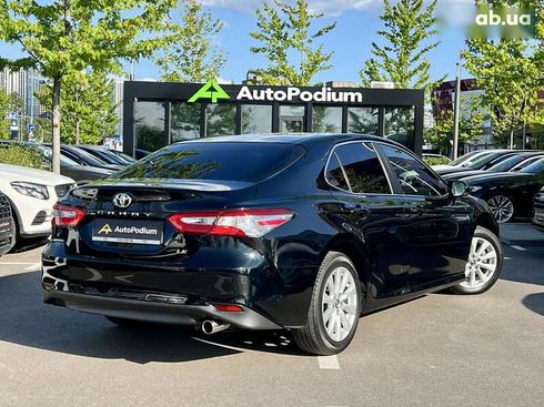 Toyota Camry 2017 - фото 16
