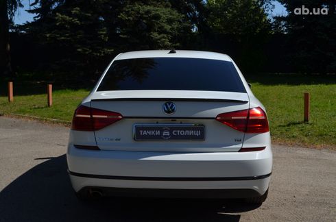 Volkswagen Passat 2016 белый - фото 5