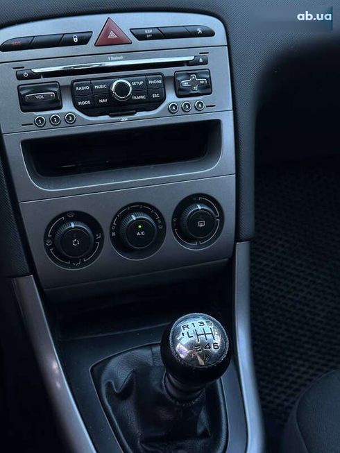 Peugeot 308 2011 - фото 8