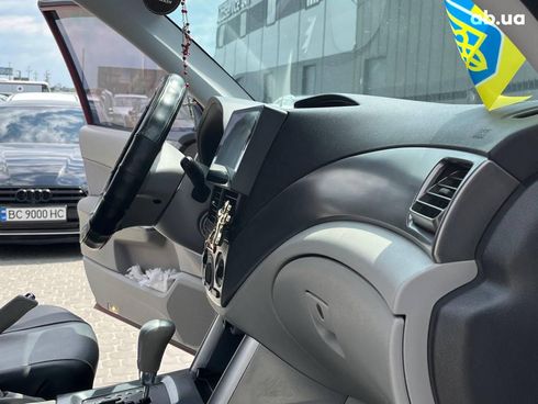 Subaru Forester 2012 красный - фото 27