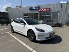 Продаж вживаних Tesla Model 3 - купити на Автобазарі