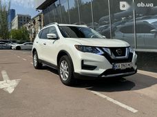 Продажа б/у Nissan Rogue 2018 года - купить на Автобазаре
