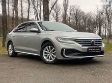 Продажа б/у Volkswagen Passat 2020 года - купить на Автобазаре