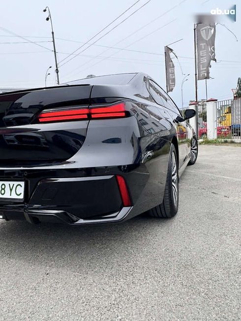 BMW i7 2023 - фото 9
