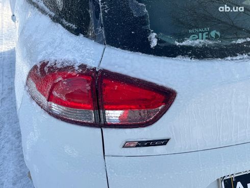 Renault Clio 2016 белый - фото 12