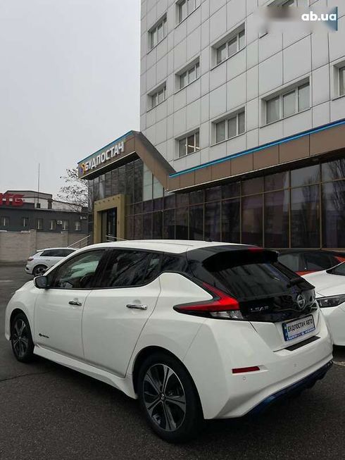 Nissan Leaf 2019 - фото 9