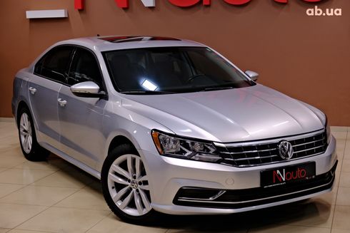 Volkswagen Passat 2018 серебристый - фото 4