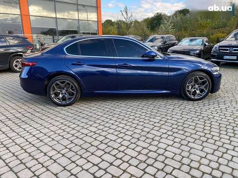 Alfa Romeo Giulia 2019 - фото 9
