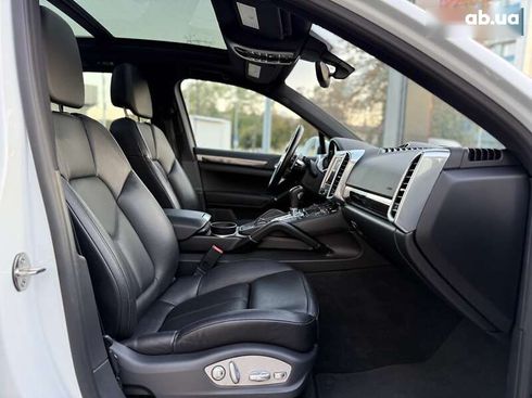 Porsche Cayenne 2016 - фото 16