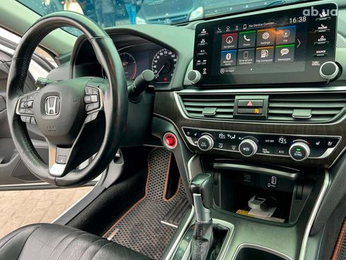 Honda Accord 2018 белый - фото 42