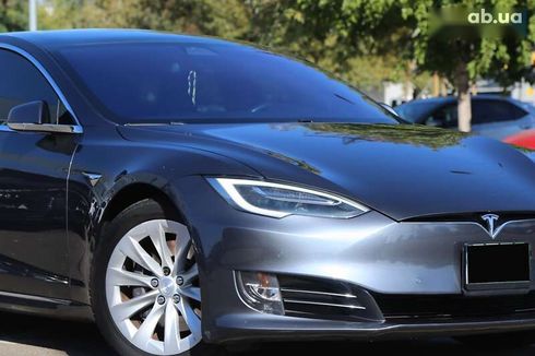 Tesla Model S 2018 - фото 4
