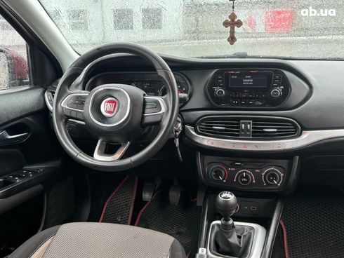 Fiat Tipo 2018 красный - фото 22