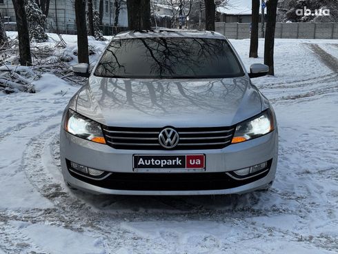Volkswagen Passat 2013 серый - фото 2