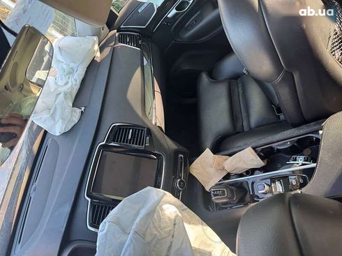 Volvo XC90 2017 - фото 12