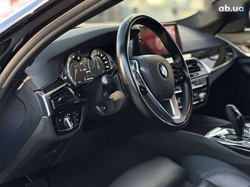 BMW 5 серия 2018 - фото 12