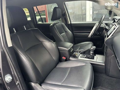 Toyota Land Cruiser Prado 2020 - фото 14