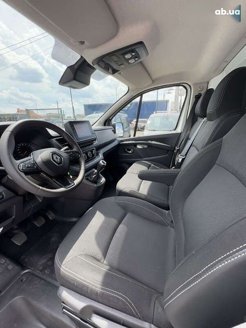 Renault Trafic 2021 - фото 11