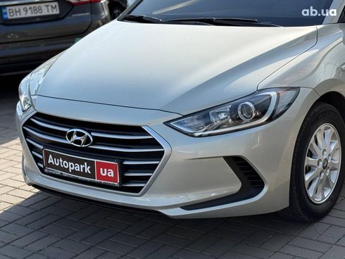 Hyundai Elantra 2018 бежевый - фото 8