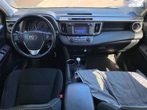 Toyota RAV4 2015 - фото 17