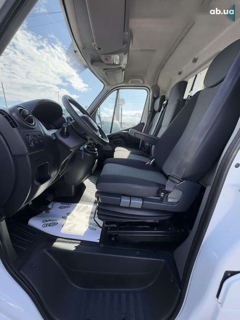 Renault Master 2017 - фото 19