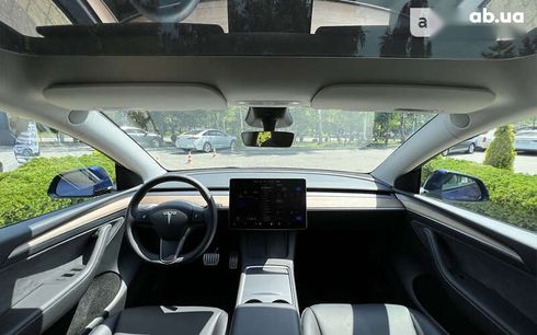 Tesla Model Y 2023 - фото 17