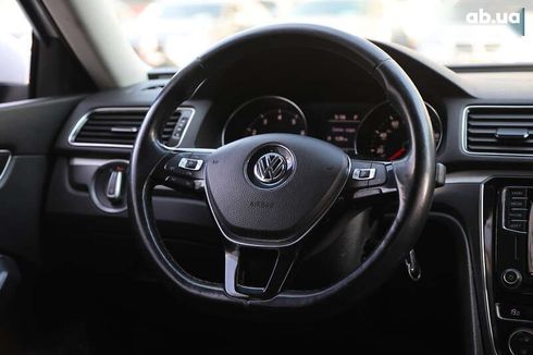 Volkswagen Passat 2017 - фото 13