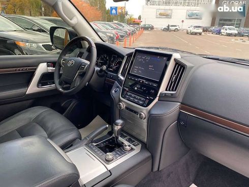 Toyota Land Cruiser 2018 - фото 13