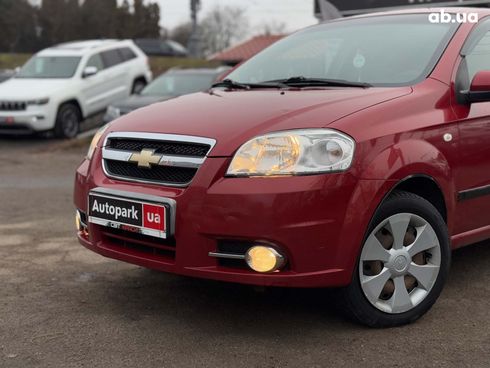 Chevrolet Aveo 2010 красный - фото 2