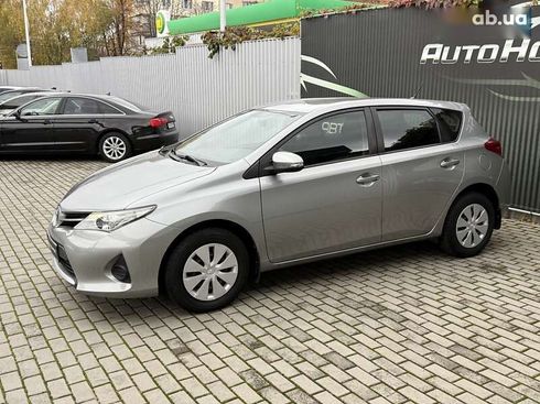 Toyota Auris 2014 - фото 6