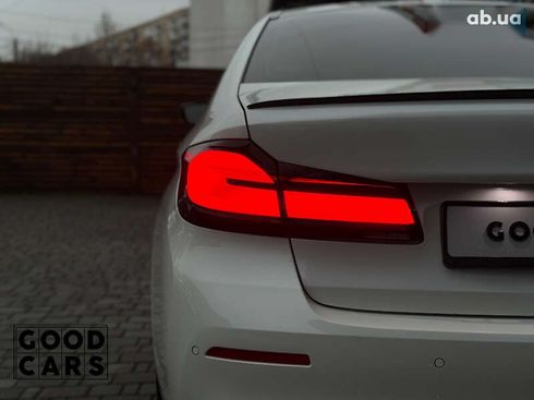 BMW 5 серия 2020 - фото 11