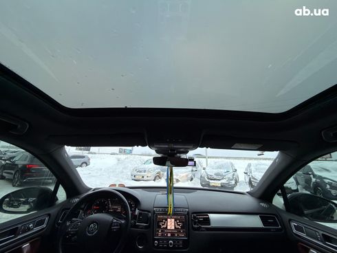 Volkswagen Touareg 2017 черный - фото 36
