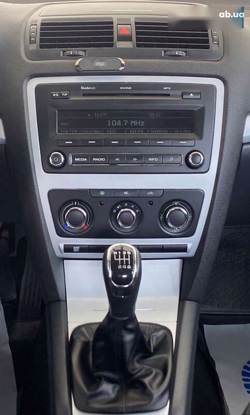 Skoda Octavia 2011 - фото 20
