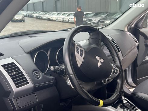 Mitsubishi Outlander 2012 серый - фото 39