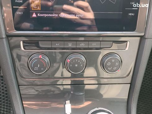 Volkswagen Golf 2019 белый - фото 23