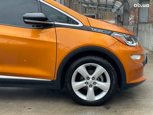 Chevrolet Bolt 2017 оранжевый - фото 8