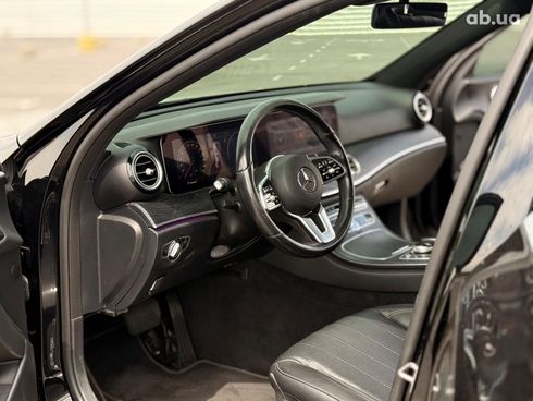 Mercedes-Benz E-Класс 2019 черный - фото 32
