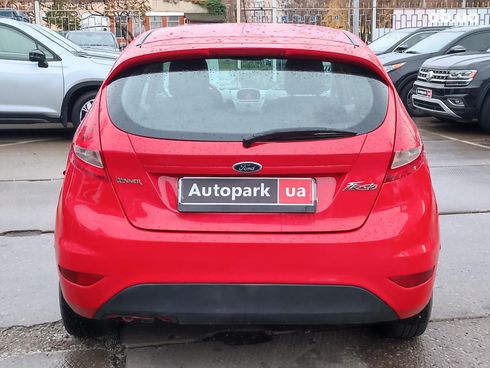 Ford Fiesta 2012 красный - фото 9