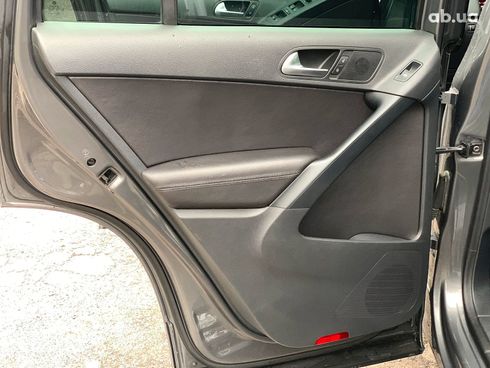 Volkswagen Tiguan 2015 серый - фото 19
