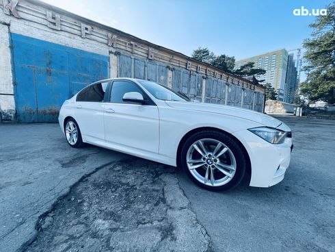 BMW 3 серия 2016 белый - фото 3