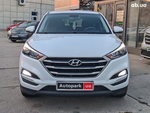 Hyundai Tucson 2017 белый - фото 2