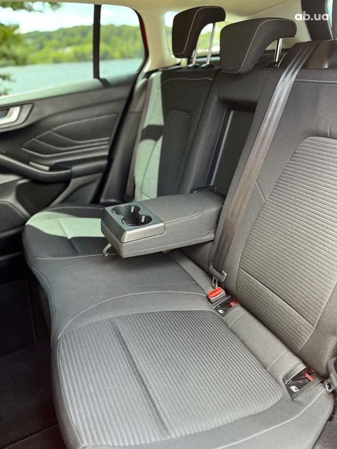 Ford Focus 2019 красный - фото 14