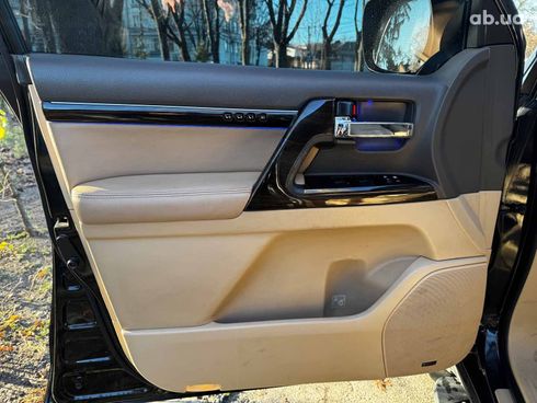 Toyota Land Cruiser 2012 черный - фото 12