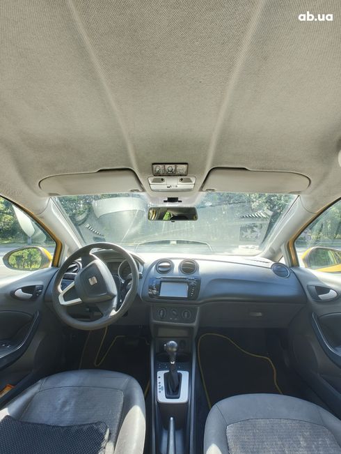 SEAT Ibiza 2010 желтый - фото 3