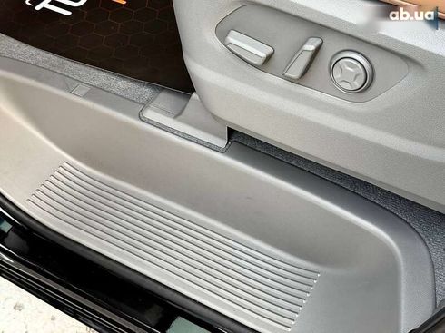 Hyundai Staria 2025 - фото 25
