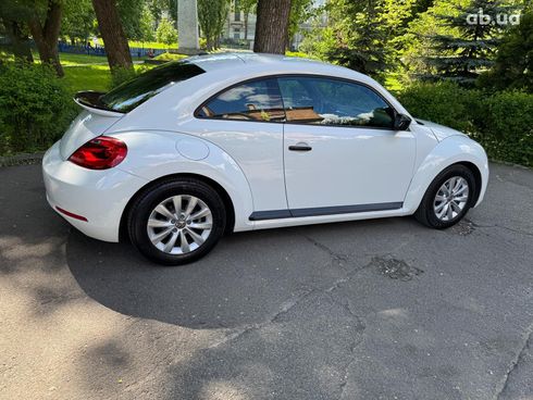 Volkswagen Beetle 2016 белый - фото 5
