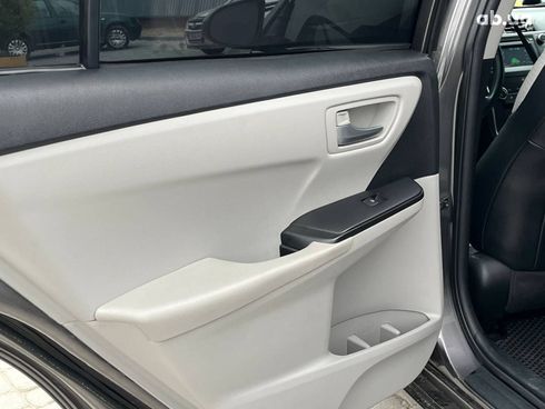 Toyota Camry 2016 серый - фото 6